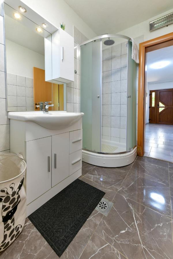 Apartman Plum Plitvice Drežnik Grad Zewnętrze zdjęcie